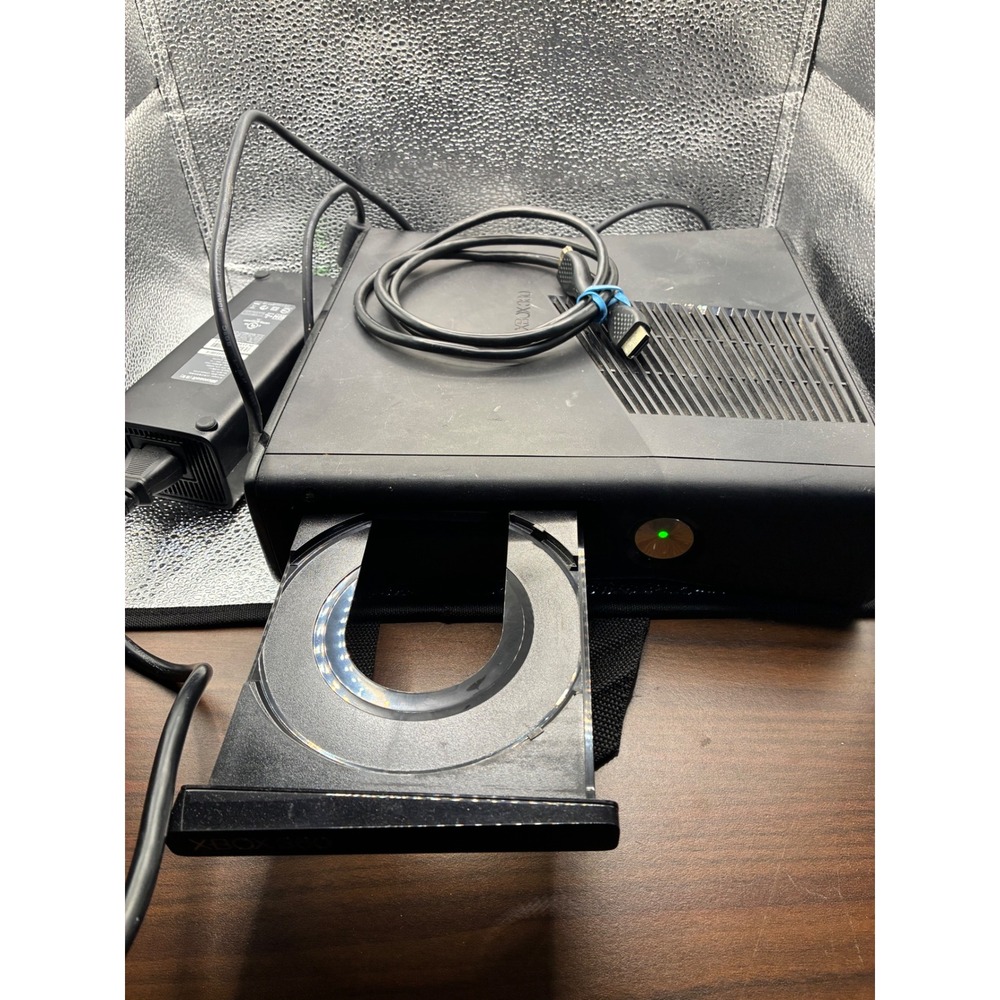 Microsoft Xbox 360 S 1439 4gb Console System Bundle - Tested and Works